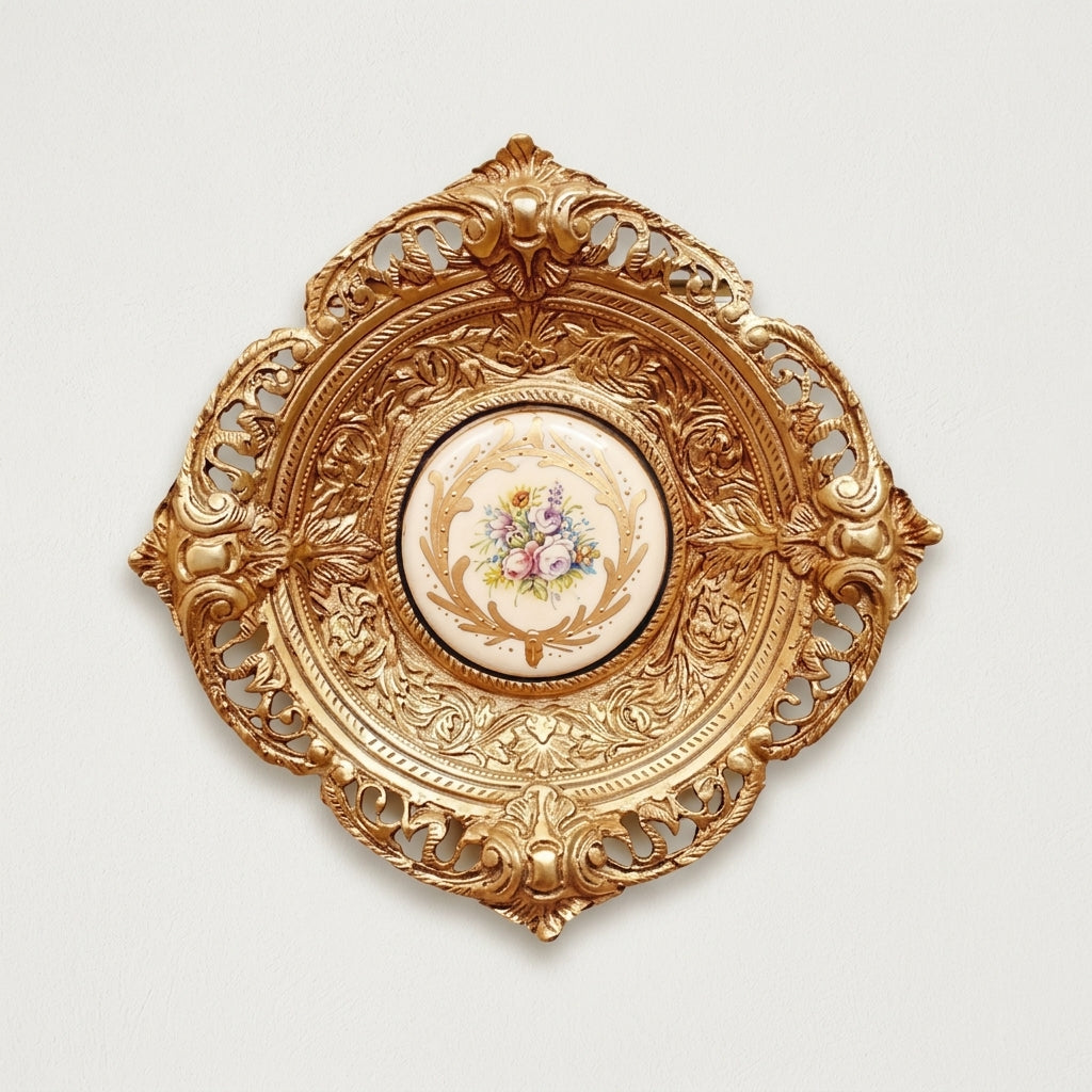 The "Imperial" Antique – Brass Frame Wall Medallion with Embossed Polyester Center/تحفة "الإمبراطورية" - طبق جداري إطار نحاسي بمركز بوليستر بارز
